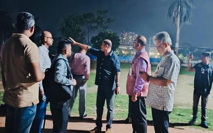 সোহরাওয়ার্দী উদ্যানে ঝটিকা সফরে ঢাবি ভিসি